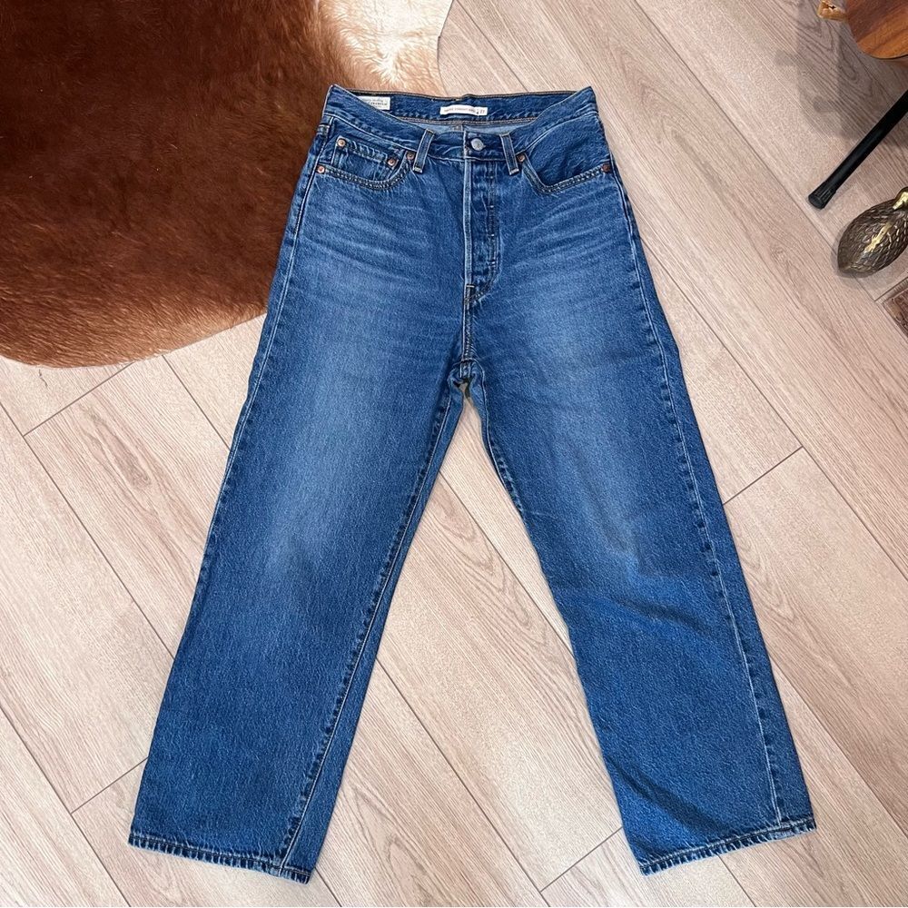 Levi's Ribcage Straight Ankle Jeans - Picture 2 of 8